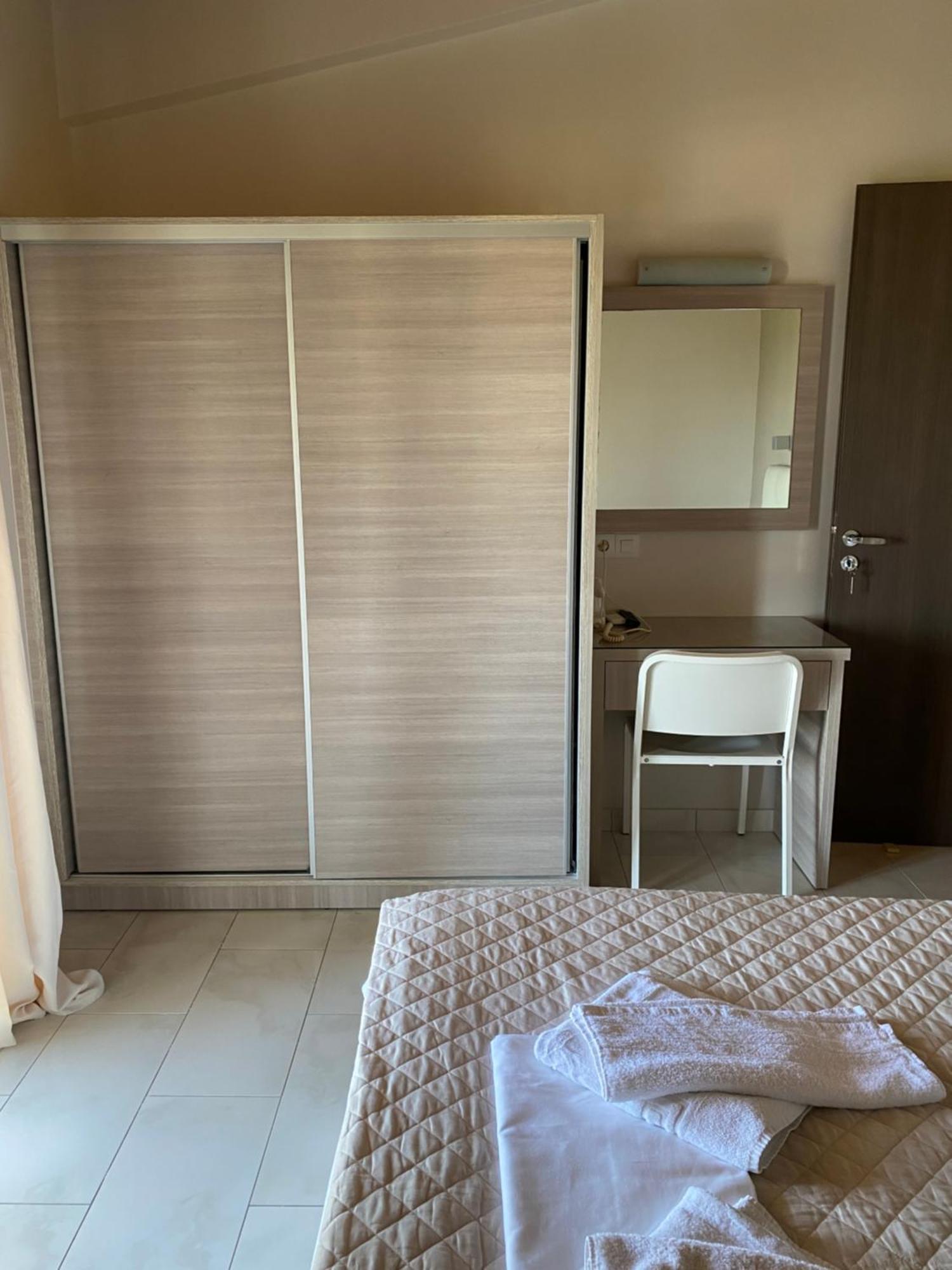 Endless Seaview Apartment B Аликес Екстериор снимка